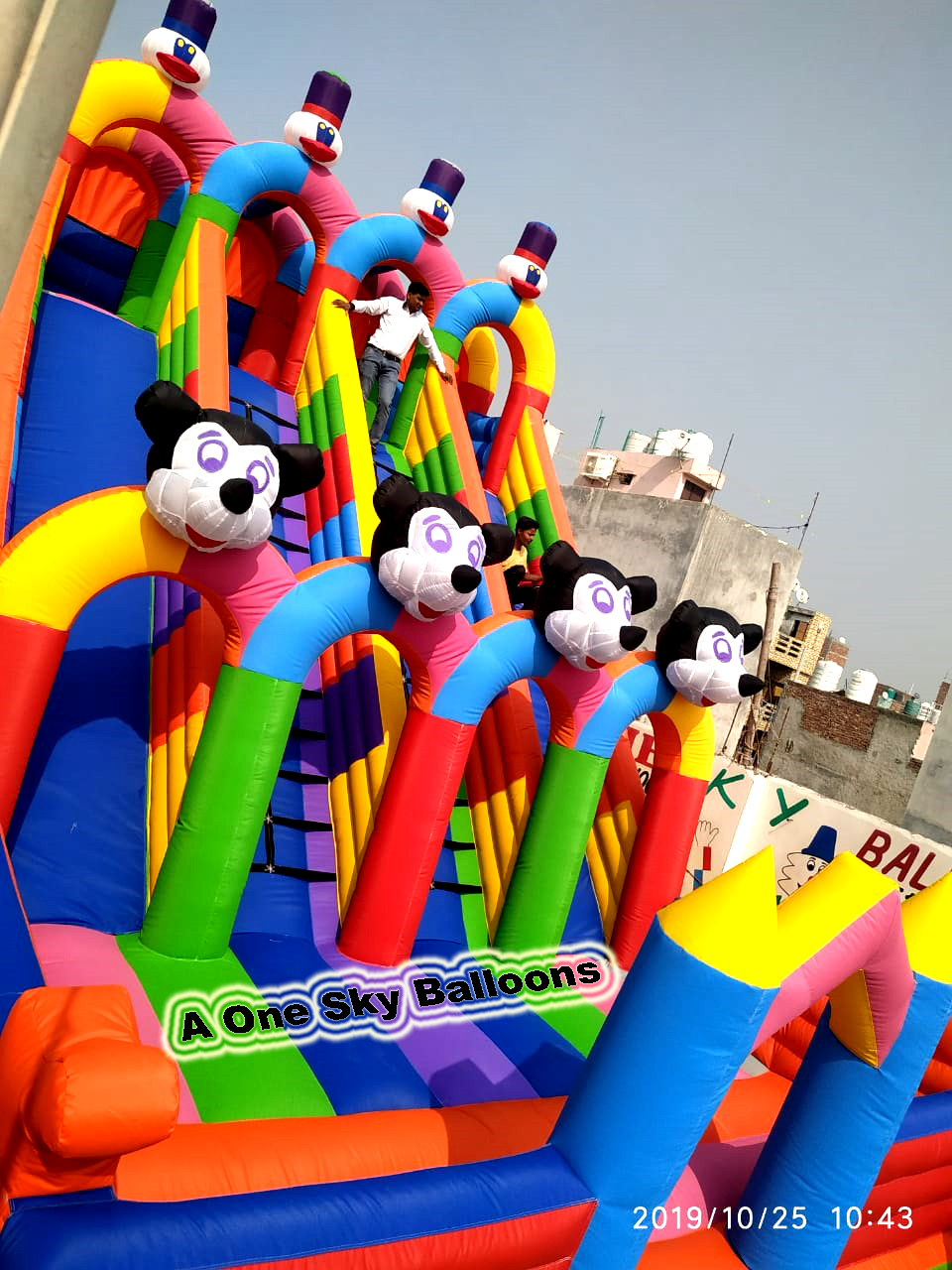 Multi Color Inflatable Mickey Mouse Bouncy Castle Jumping Sliding
